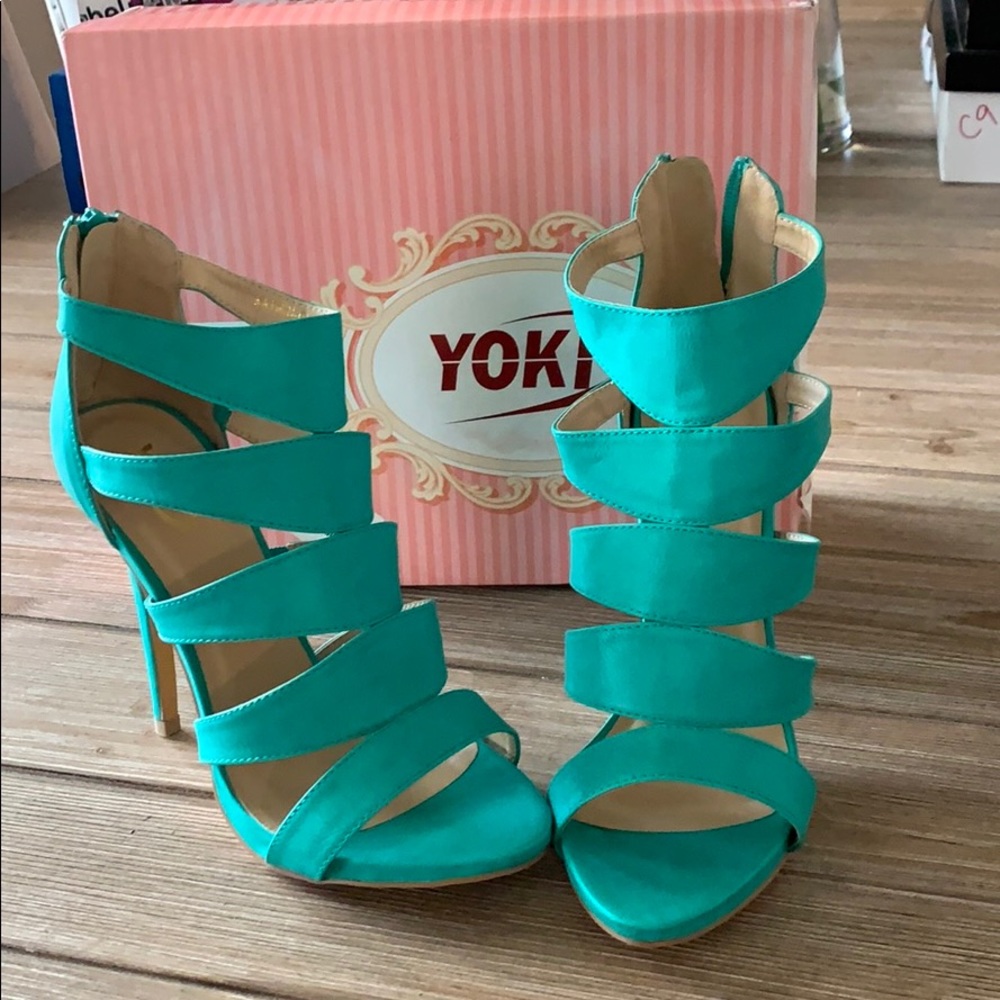 NEW Yoki shoes